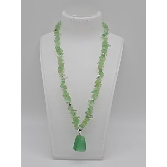 Green Quartz Stone Chip Beaded 16" Pendant Necklace - Picture 1 of 10